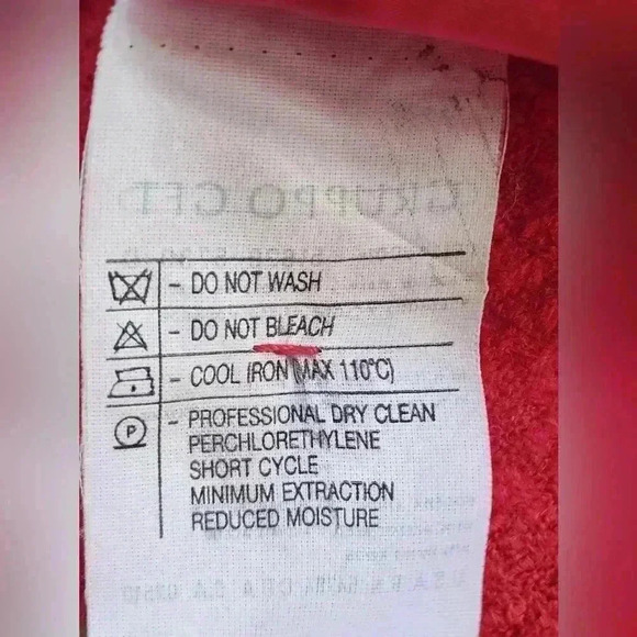 Vintage Valentino Miss V Red Boucle Wool Suit | Blazer and Skirt | 31" Waist - Picture 9 of 13